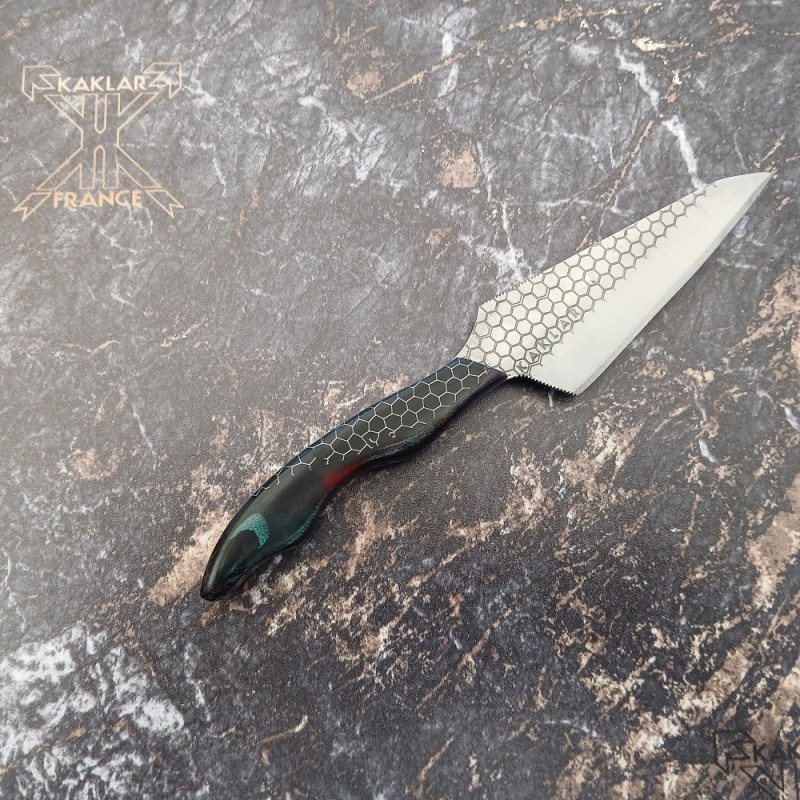 Manche en résine et nid d'abeille rouge et noir -041- Couteau fer de lance KAKLAR